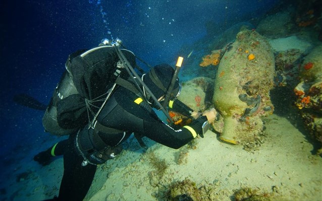 fournoi-ikarias-entuposiaka-eurimata-apo-58-nauagia