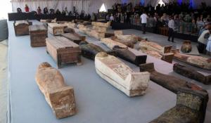 Στο φως 100 άθικτες σαρκοφάγοι στη Νεκρόπολη της Σακάρα Στο φως 100 άθικτες σαρκοφάγοι στη Νεκρόπολη της Σακάρα