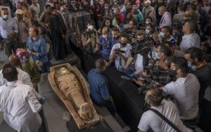 Στο φως 100 άθικτες σαρκοφάγοι στη Νεκρόπολη της Σακάρα Στο φως 100 άθικτες σαρκοφάγοι στη Νεκρόπολη της Σακάρα