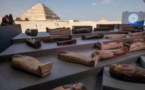 Στο φως 100 άθικτες σαρκοφάγοι στη Νεκρόπολη της Σακάρα Στο φως 100 άθικτες σαρκοφάγοι στη Νεκρόπολη της Σακάρα