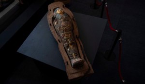 Στο φως 100 άθικτες σαρκοφάγοι στη Νεκρόπολη της Σακάρα Στο φως 100 άθικτες σαρκοφάγοι στη Νεκρόπολη της Σακάρα